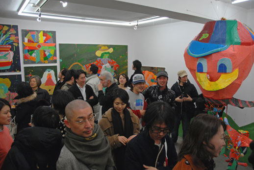 Although bigger than the previous space in Ebisu, the gallery filled up with guests very quickly.
