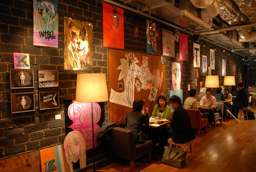 Zenshi's Yuki Itoda's paintings cover the entire wall of one restaurant's seating area.