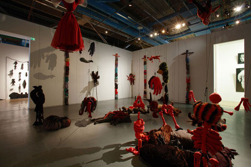 Annette Messager, 'Articulated-Disarticulated' (2006)
Dimensions variable; Computerized fabric automatons, ropes, pulleys, motors, cables, wooden pikes with fabric and plush toys, fabric columns and fence