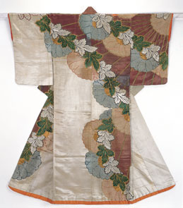 Kosode with design of chrysanthemums in kanako shibori dyeing and embroidery on white plain-weave silk. Early Edo Period.