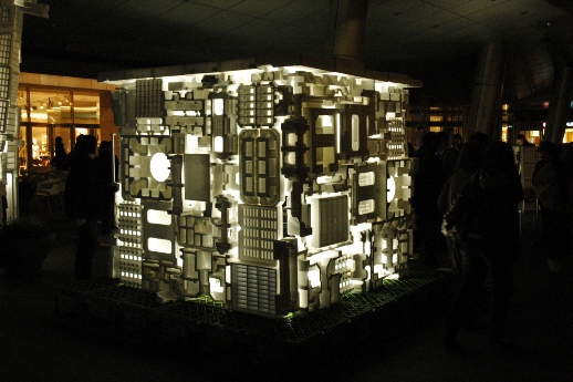 A large polystyrene structure glowed in the night. The 'tea house' of Yoshiaki Kaihatsu's 'Foam Garden in the Forest'.