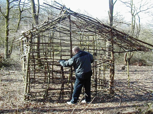 David Pollard building a Natural House in the UK.
