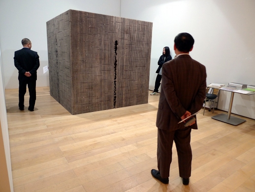 Rather than trying to cram their 'booth' with all their stock and wares, many of the galleries in fact only exhibited one work. Here, shugoarts presented 'minimalbaroque IX' by Shigeo Toya.