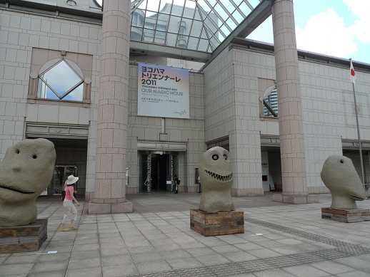 The theme of the Yokohama Triennale 2011 is 'Our Magic House: How Much of the World Can We Know?'
Here is the main venue, the Yokohama Museum of Art, with Ugo Rondinone's 'moonrise' twelve monster sculptures guarding the front.