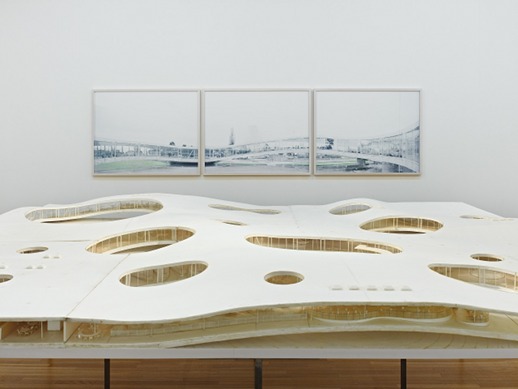 Kazuyo Sejima + Ryue Nishizawa / SANAA, 'Rolex learning center EPFL (Ecole Polytechnique Federal de Lausanne)' (2007) Model (Paper and foamed styrene)
(Behind) Walter Niedermayr, 'Bildraum S 240' (2010) Pigment print