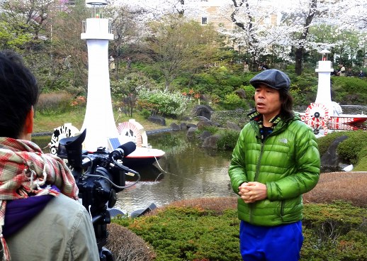 While walking around Roppongi Hills we caught artistic director Katsuhiko Hibino being interviewed in front of his 'Lighthouses on Water' works that were shown last year at the Water and Land Niigata Art Festival.