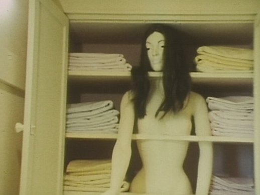 Still from Mako Idemitsu's 'Woman's House' (1972)