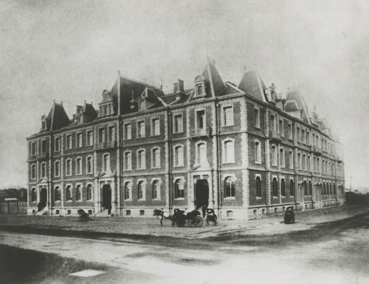 The original Mitsubishi Ichigokan building at the time of its completion in 1894